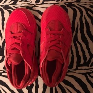 Rear kids Nike huaraches